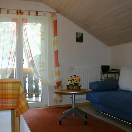 Daire Bromberger Comfortable *